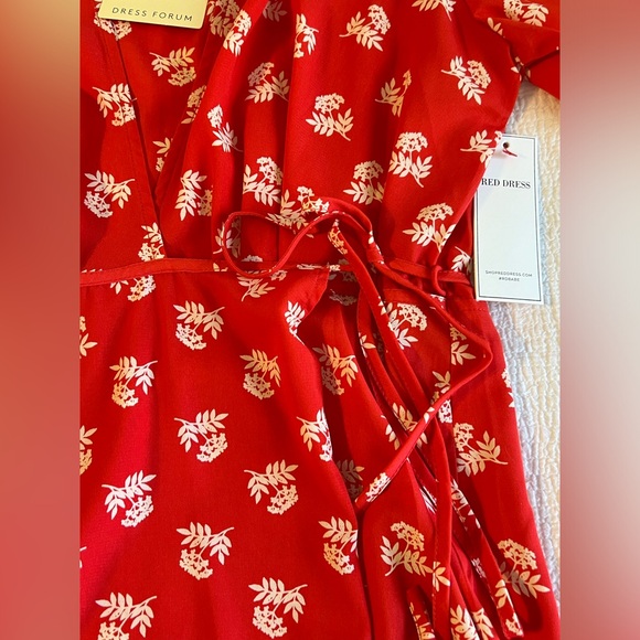 ❤️ NWT Red Wrap Dress - Picture 5 of 12